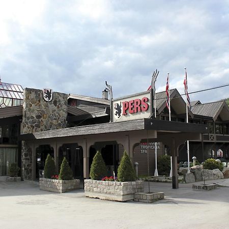 Pers Hotel Gol Luaran gambar