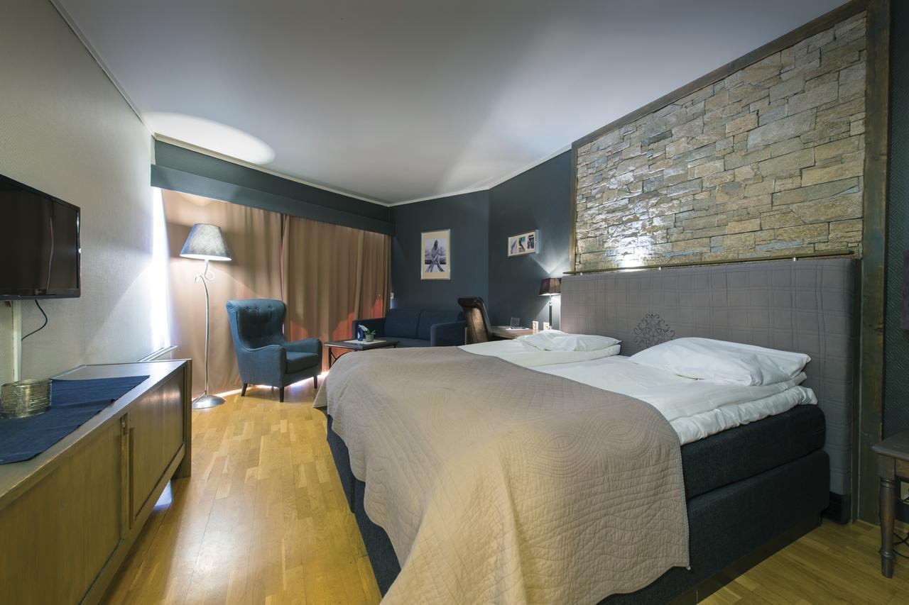 Pers Hotel Gol Luaran gambar